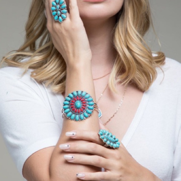 Boho Western Style Squash Blossom Hinge Bracelet - Picture 3 of 7